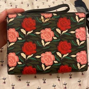 Brand New Kate Spade Black Roses Wristlet